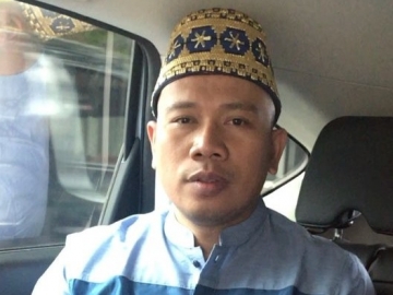 Diisukan Dekat dengan Senk Lotta Gara-Gara Foto Ini, Vicky Prasetyo Beri Klarifikasi