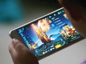  Sulit Tidur Hingga Sebabkan Kanker, Ini 7 Efek Buruk Bermain Gadget Terlalu Lama