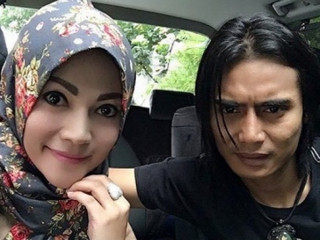 Sempat Kembali Mesra Hingga Nangis-Nangis, Regina Batal Cabut Gugatan Cerai