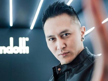 Tak Pakai Plat Nomor Asli, Demian Aditya Malah Diajak Foto Bareng Polisi