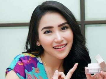 Ayu Ting Ting Unggah Foto Jadul, Netter: Cantik Gini Daripada Sekarang