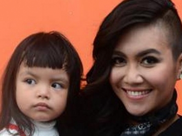 Berjuang Lawan Leukimia, Shakira Putri Denada Tetap Hibur Pasien Anak Lain yang Kesakitan