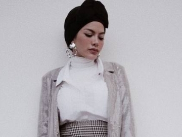 Nikita Mirzani Sempat Unggah Foto Tanpa Hijab, Netter: Sudah Nebak Sih