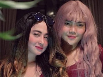 Pakai Kacamata Sama Dengan Meldi Sang Keponakan, Netter Malah Sebut Dewi Persik Tak Pintar Sandiwara