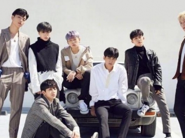 Penuh Tawa, Intip Keseruan Fansign iKON di Jakarta