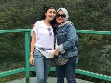 Ibunda Bagikan Video Saat Ayu Ting Ting Bernyanyi, Netter Malah Geram Karena Ini