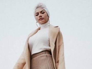 Asyik Bergoyang di Depan Umum, Netter Minta Nikita Mirzani Segera Lepas Hijab