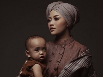 Rachel Vennya Bagikan Video Saat Sang Anak Belajar Jalan, Netter: Jangan Cepat Besar Dong