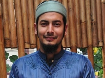 Boy Hamzah Beralih Menjadi Seorang Pemuka Agama, Netter Malah Beri Komentar Pedas