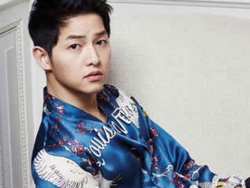 Song Joong Ki Ceria Tampil dengan Gaya Rambut Ikal, Netter: Tidak Cocok