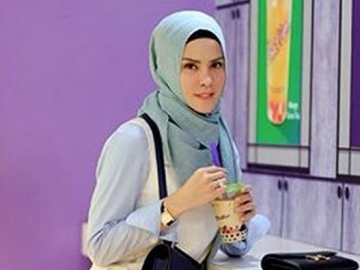 Polisi Olah TKP Penggerebekan, Pengacara Jelaskan Soal Sepatu Fiki Alman di Rumah Angel Lelga