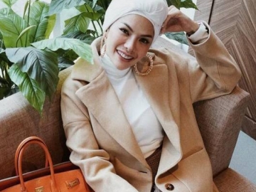 Kenakan Jam Tangan Mewah, Warganet Malah Sebut Tangan Nikita Mirzani Pekerja Keras Karena Hal Ini