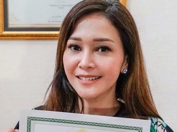 Maia Estianty Jadi Dosen Tamu di UI, Sang Ibu Ikut Bangga