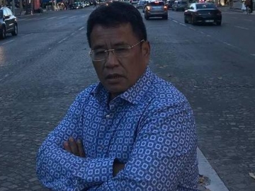 Tak Terima Disebut Pengacara Cengeng, Hotman Paris Hutapea 'Tampar' Farhat Abbas