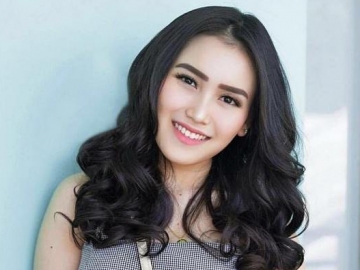 Biasa Dibully, Penampilan Ayu Ting Ting Pakai Gaun Ini Malah Disebut Bak Barbie Hidup
