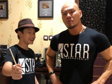 Putra Deddy Corbuzier Beri Kejutan Ultah Untuk ART, Netter Malah Salfok Hal Ini