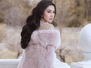 Syahrini Disebut Mirip Artis Korea Gara-Gara Pakai Kostum Ini, Netter: Bagai Bumi dan Langit