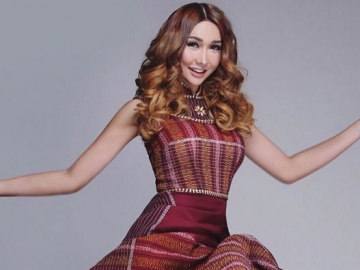 Tampil Berhijab dan Beri Bantuan Untuk Anak Yatim Piatu, Lucinta Luna Diserbu Pujian