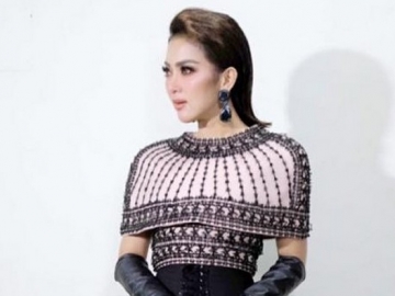 Lama Bungkam Soal Kedekatannya Dengan Reino Barack, Syahrini Akhirnya Buka Suara