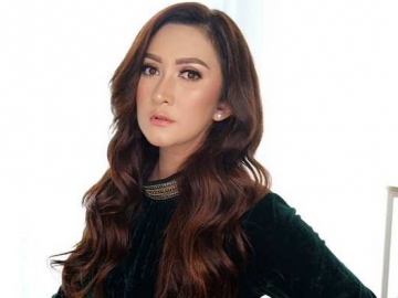 Nafa Urbach Cantik Bak Putri Belle, Netter Desak Bikin Film 'Beauty and The Beast' Versi Indonesia