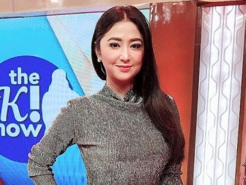 Tak Bisa Hadir Beri Kejutan Ultah Untuk Sang Ibunda, Dewi Persik Malah Bikin Warganet Nangis 