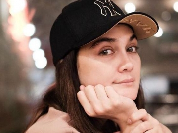 Luna Maya Kembali Ungkit Kesedihan Usai Pisah dengan Reino Barack