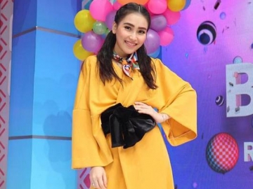 Ayu Ting Ting Mendadak Tulis Ungkapan Haru Untuk Sang Ayah, Ada Apa?