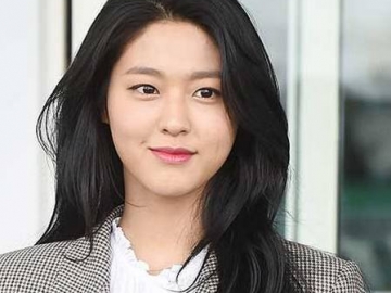 Seolhyun Tampak Sakit di Panggung dan Dibawa ke Rumah Sakit, Begini Penjelasan FNC Entertainment
