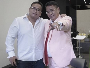 Hotman Paris Toyor Kepala Sang Anak Saat Ikat Tali Sepatu, Reaksi Netter Tak Terduga