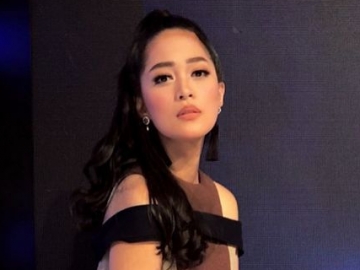 Gracia Indri Nangis Lihat Istri Uki 'Noah' Hijrah, Netter: Salut Sama Persahabatan Kalian