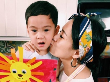 Jalani Pemotretan, Rafathar Putra Nagita Slavina Bikin Warganet Gemas Sudah Lihai Berpose Bak Model
