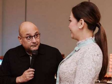 Maia Estianty Kecup Mesra Suami di Belakang Sang Ayah, Irwan Mussry Langsung Beri 'Teguran'