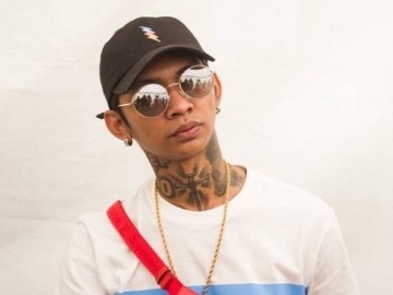 Sang Kekasih Cium Lengan Young Lex Bak Ikan, Netter: Jorok