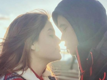 Beredar Video Diduga Sang Adik Jadi Tukang Parkir, Billy Syahputra Malah Asyik Liburan dengan Hilda 