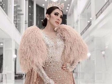 Syahrini Seolah Beri Kode Pernikahan Lewat Foto Ini, Netter: Semoga Lancar