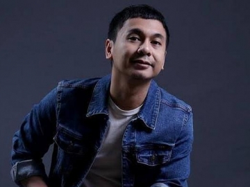 Raditya Dika Pamer Video Saat Nikmati 'Fogging' di Singapura, Netter: RIP Selera Humor