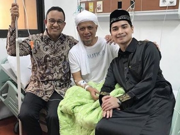 Berobat ke Malaysia, Ustaz Arifin Ilham Diterbangkan dengan Jet Pribadi