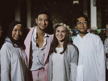 Isyaratkan Nikah Tahun 2019, Ini Alasan Irish Bella Terima Lamaran Ammar Zoni