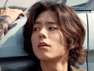 Didesain Sendiri, Begini Bentuk Lightstick Resmi Park Bo Gum