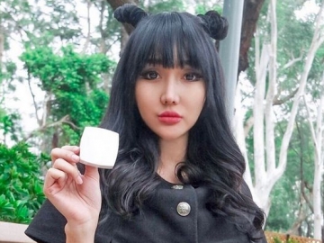 Pamer Pose Super Seksi, Lucinta Luna Kembali Dicibir Habis-Habisan