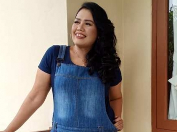 Heboh Tagar '10 Years Challenge', Ely Sugigi Latah Ikutan Disambut Pujian Netter