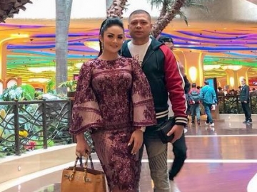 Krisdayanti dan Raul Lemos Ramaikan Tren '10 Years Challenge', Netter Malah Tanggapi Sinis