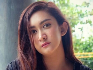 Unggah Foto Lawas, Penampilan Nafa Urbach Ini Tuai Decak Kagum Hingga Disebut Bak Kembang Desa