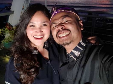 Rayakan 105 Bulan Pernikahan, Istri Wendi Cagur Beri Kejutan Manis Bikin Warganet Baper Maksimal