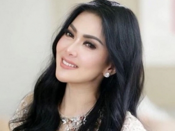 Ada yang Mengganjal dari Syahrini Selama Berlibur ke Jepang, Apa Itu?