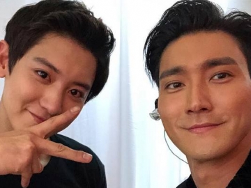 Selca Bareng, Siwon Beri Dukungan Untuk Chanyeol di Drama 'Memories of Alhambra'