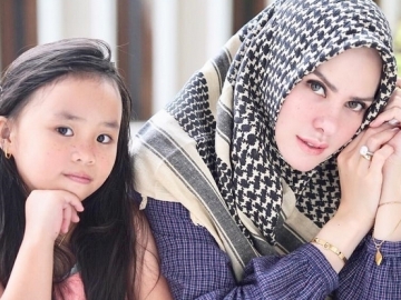 Fasih Nyanyikan Lagu Korea di Konser Black Pink, Putri Angel Lelga Tuai Decak Kagum