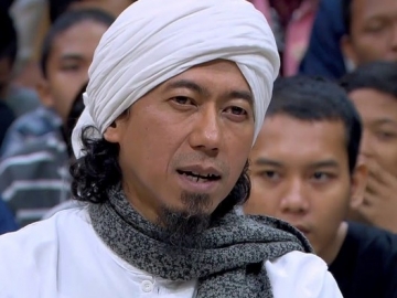 Mobil Ditabrak Truk Saat Perjalanan Dakwah, Yuki Pas Band Alami Patah Kaki