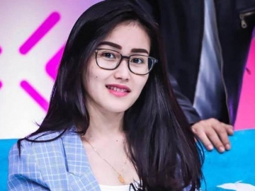 Ditanya Soal Enji, Ayah Ayu Ting Ting: Dia Sudah di Alam Baka