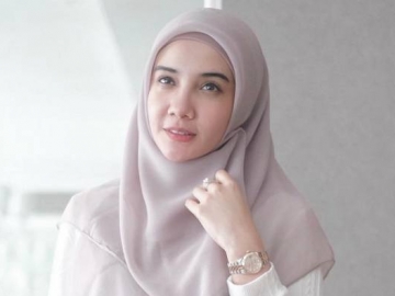 Jalani Ibadah Umrah, Zaskia Sungkar Mantap Bercadar?